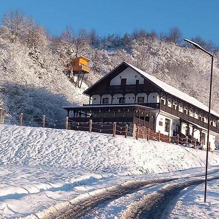 Appartamento Mosia Dar In Rai Berbesti Esterno foto