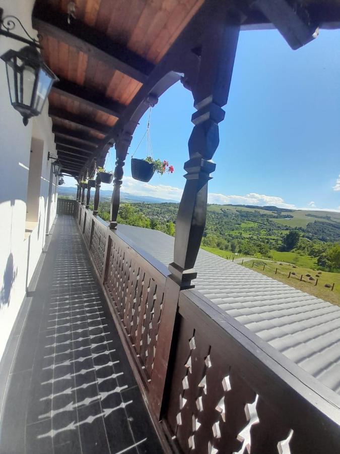 Appartamento Mosia Dar In Rai Berbesti Esterno foto