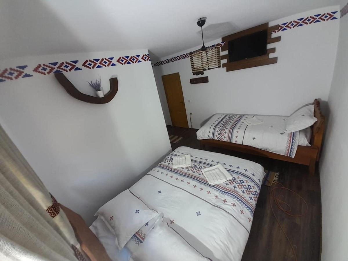 Appartamento Mosia Dar In Rai Berbesti Esterno foto
