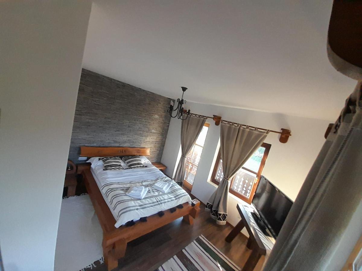 Appartamento Mosia Dar In Rai Berbesti Esterno foto