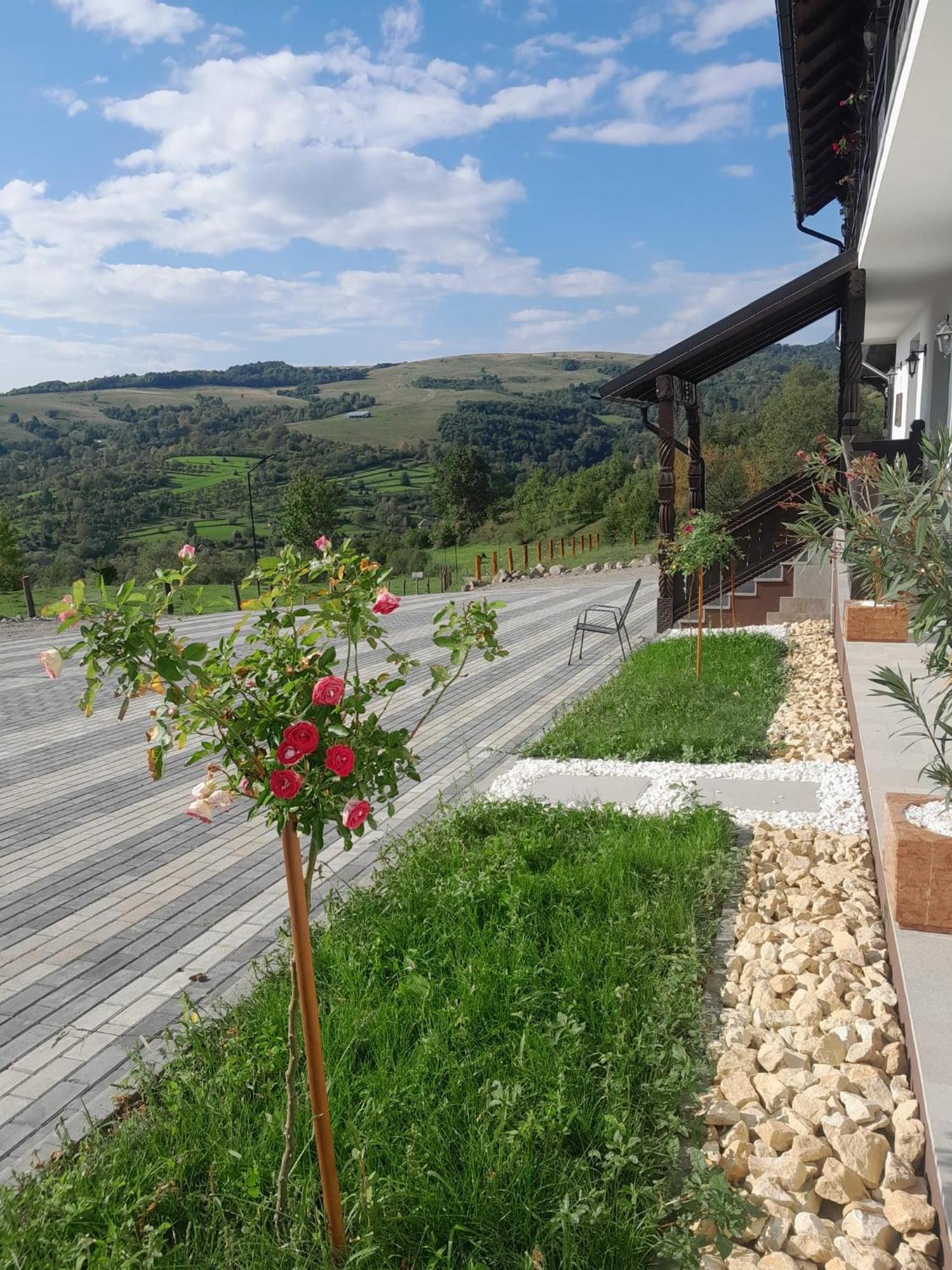 Appartamento Mosia Dar In Rai Berbesti Esterno foto